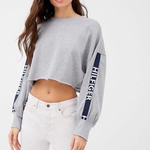 Tommy Hilfiger crew neck cutoff sweatshirt